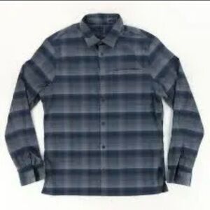 Lululemon Men's
Masons Peak Flannel Long Sleeve Shirt